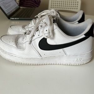 SELLING AIR FORCES size 10